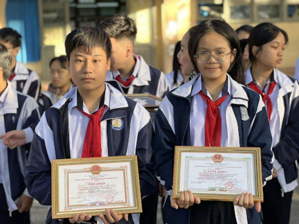 In logo, slogan tạo nét đặc trưng riêng của trường