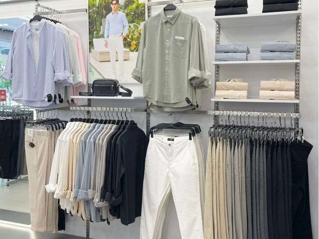 Bạn nên đến các cửa hàng chuyên bán đồng phục học sinh