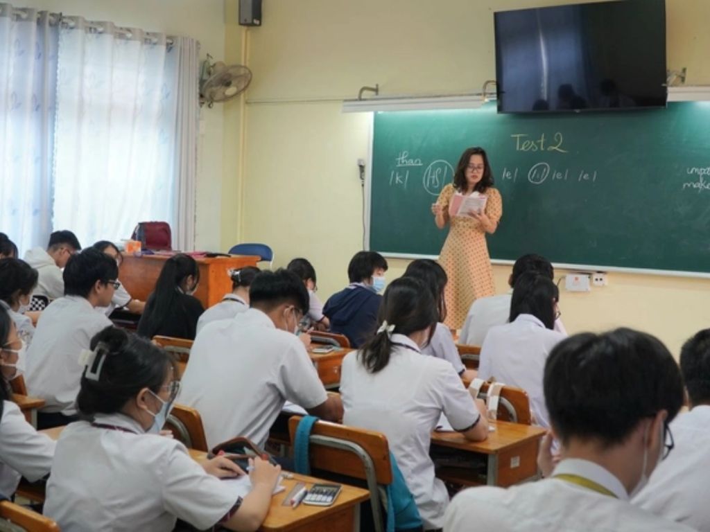 Bạn cần chọn vải may áo sơ mi đồng phục học sinh thấm hút tốt