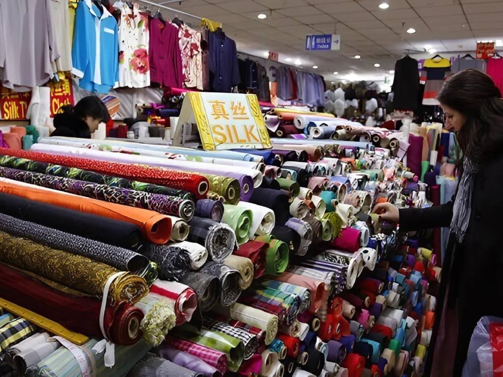 Vải cotton Quảng Châu có mức giá cạnh tranh so với nhiều nguồn hàng khác