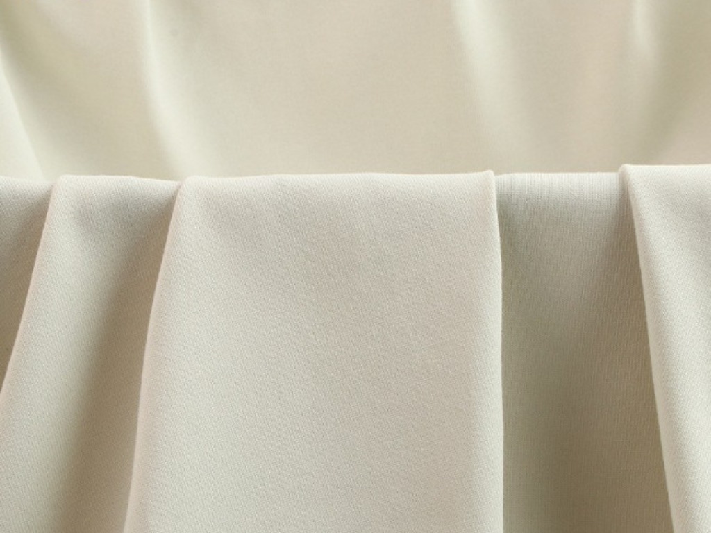 Chất liệu vải cotton thái có bề mặt đẹp và ít xù lông