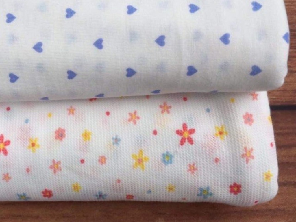 Chất liệu vải cotton thái có bề mặt mịn màng vượt trội khi tiếp xúc với làn da