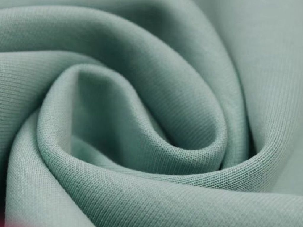 Bạn nên dùng vải cotton 100% thoáng mát để may áo thun đồng phục số lượng ít
