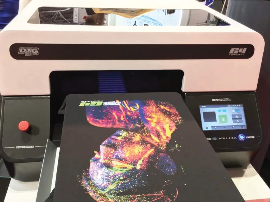 In áo 3D bằng công nghệ in chuyển nhiệt thăng hoa