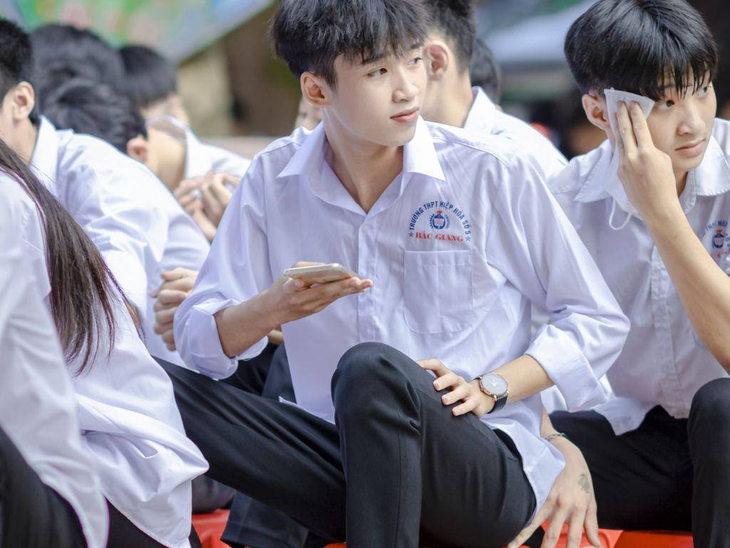 Bạn có thể sử dụng quần tây màu đen