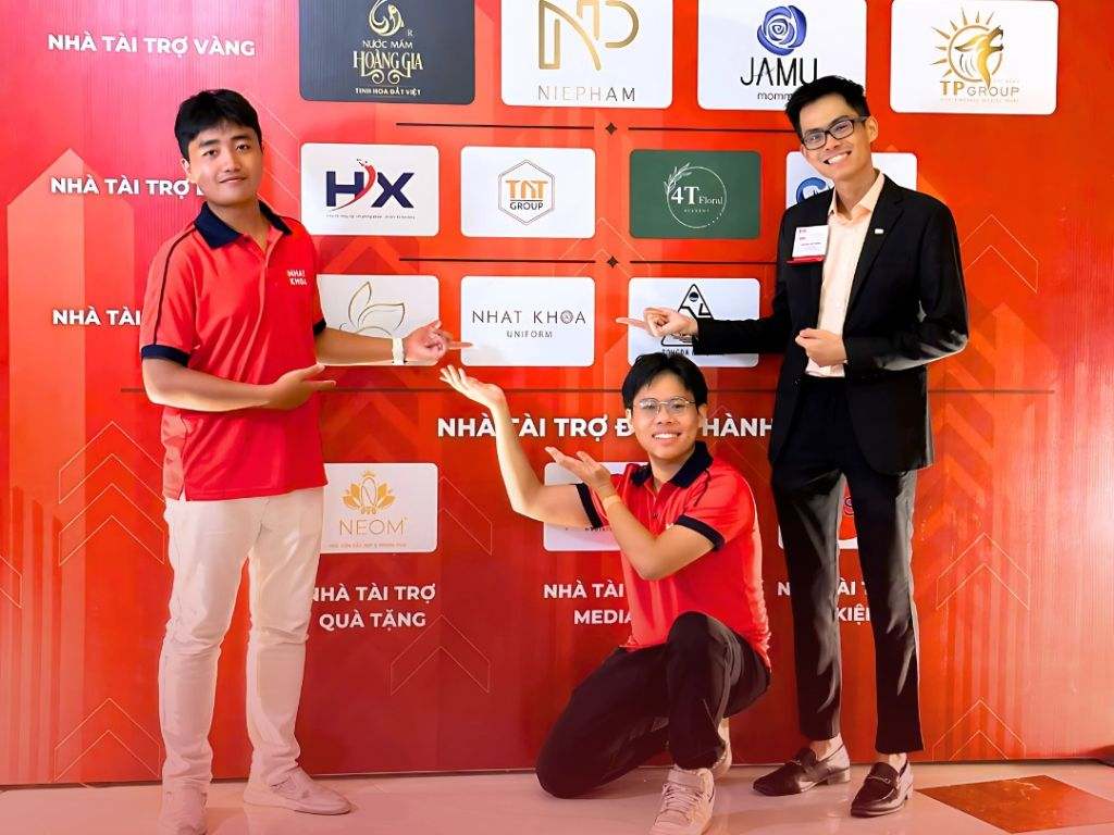 Nhất Khoa là địa chỉ uy tín khi may quần tây nữ đi học