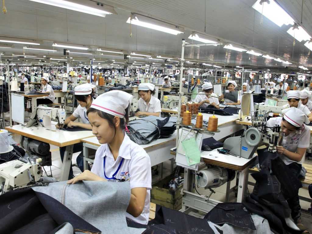 Bạn hãy làm việc thẳng với xưởng thường giúp bạn có mức giá tốt hơn