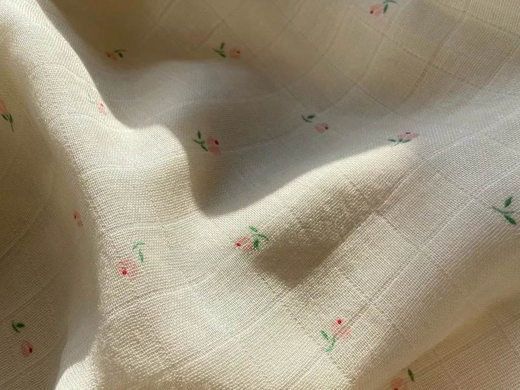 Nền vải cotton họa tiết có bề mặt thưa có thể khiến các chi tiết nhỏ của họa tiết bị mờ