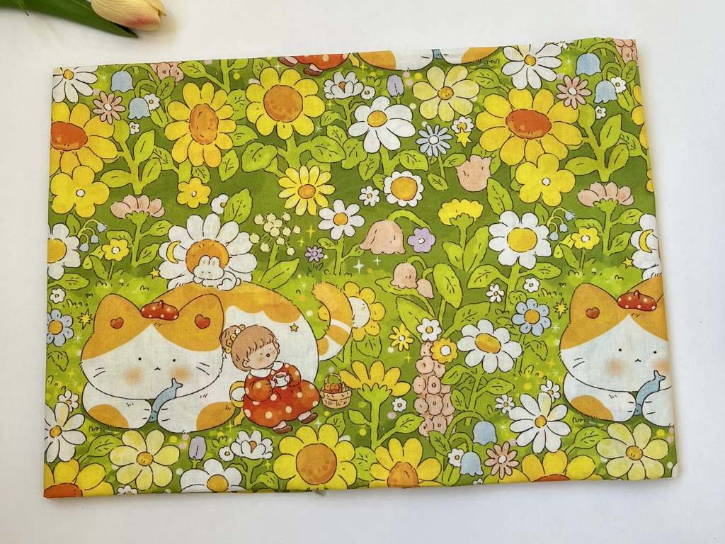 Vải cotton họa tiết quá lớn có thể bị cắt vụn khi may, làm mất đi vẻ đẹp tổng thể