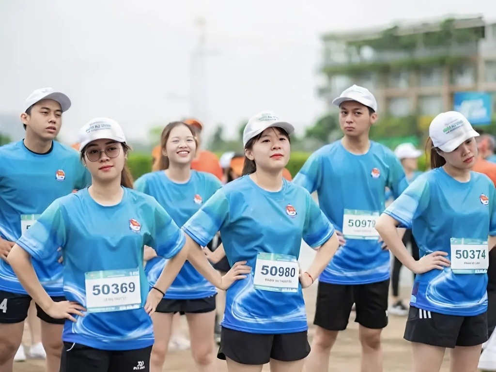 Vải thun mè được ứng dụng phổ biến để làm đồng phục chạy bộ