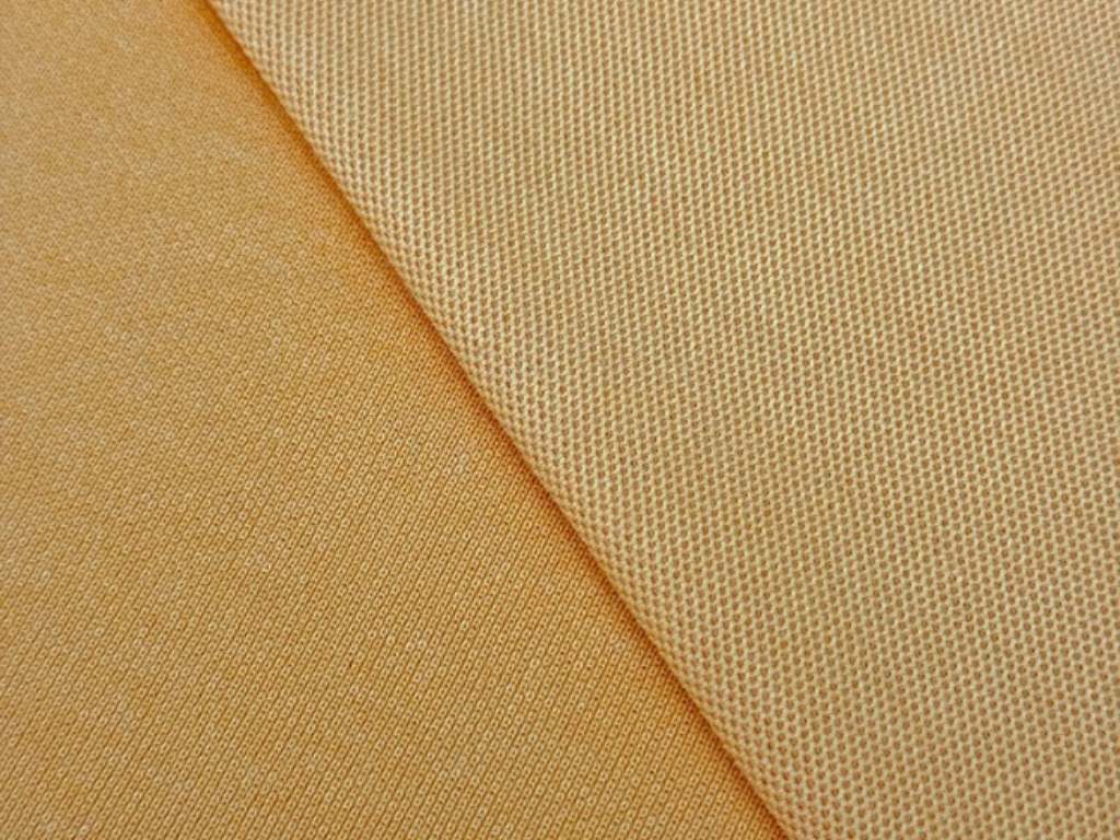 Nếu bạn ưu tiện sự thoáng mát thì nên chọn vải thun cá sấu CVC