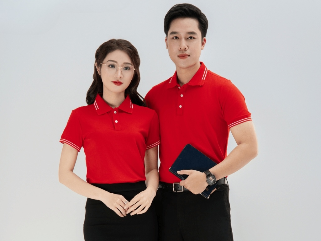 Khi mặc đồng phục làm từ vải cá sấu PE bạn nên tránh vận động mạnh