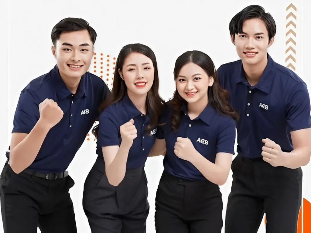 Màu đồng phục xanh navy tạp cảm giác tin cậy và lịch sự