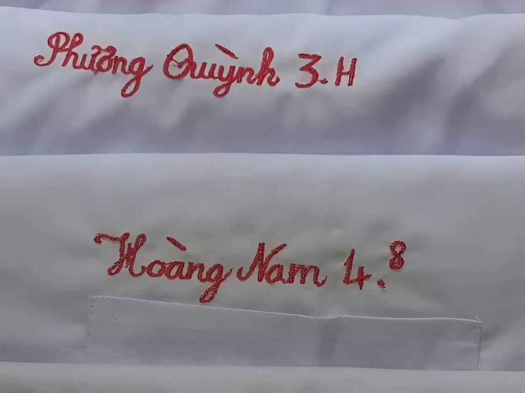 Bạn nên chọn font chữ đơn giản khi thực hiện cách thêu tên đồng phục học sinh