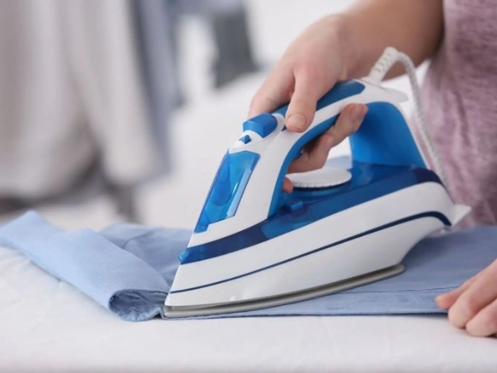 Bạn luôn chọn mức nhiệt độ phù hợp với chất liệu vải của váy