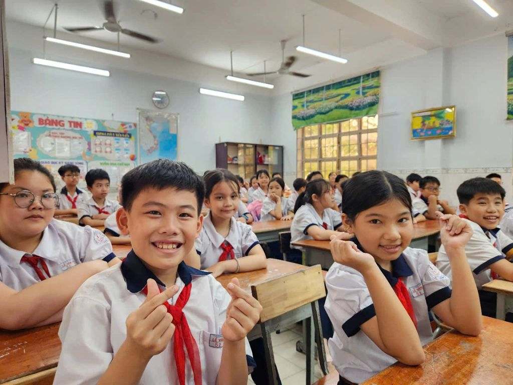 Phong cách đồng phục học sinh đẹp đà nẵng cần đúng quy định trường