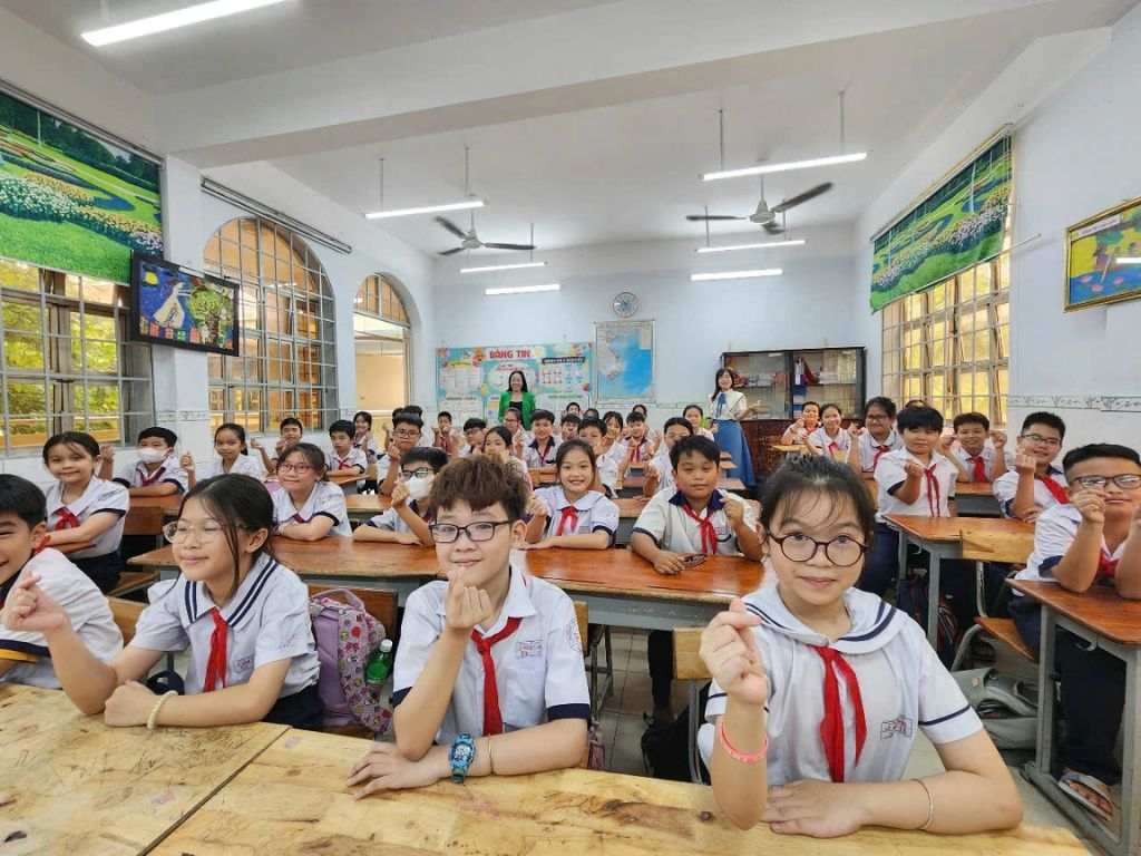 Áo sơ mi thể hiện sự chỉnh chu và lịch sự