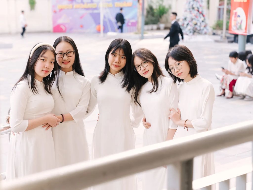 Áo dài là một trong những mẫu đồng phục đẹp của học sinh