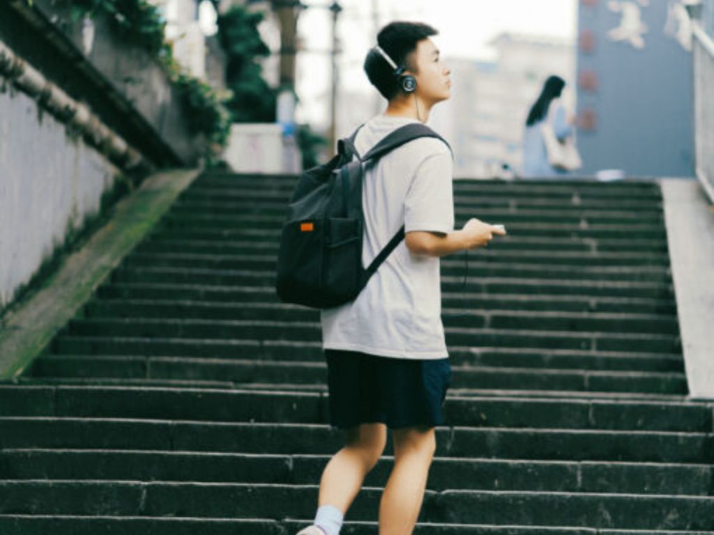 Hình ảnh áo thun nam đẹp mang phong cách năng động