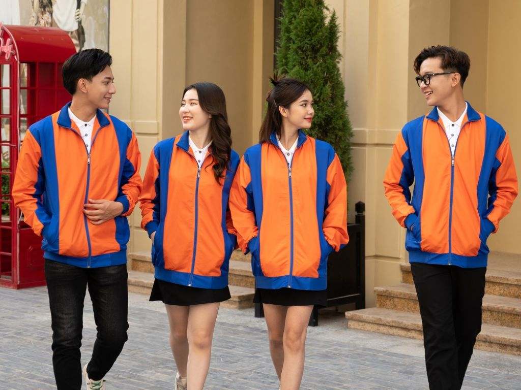 Bạn nên ưu tiên thiết kế áo khoác đơn giản