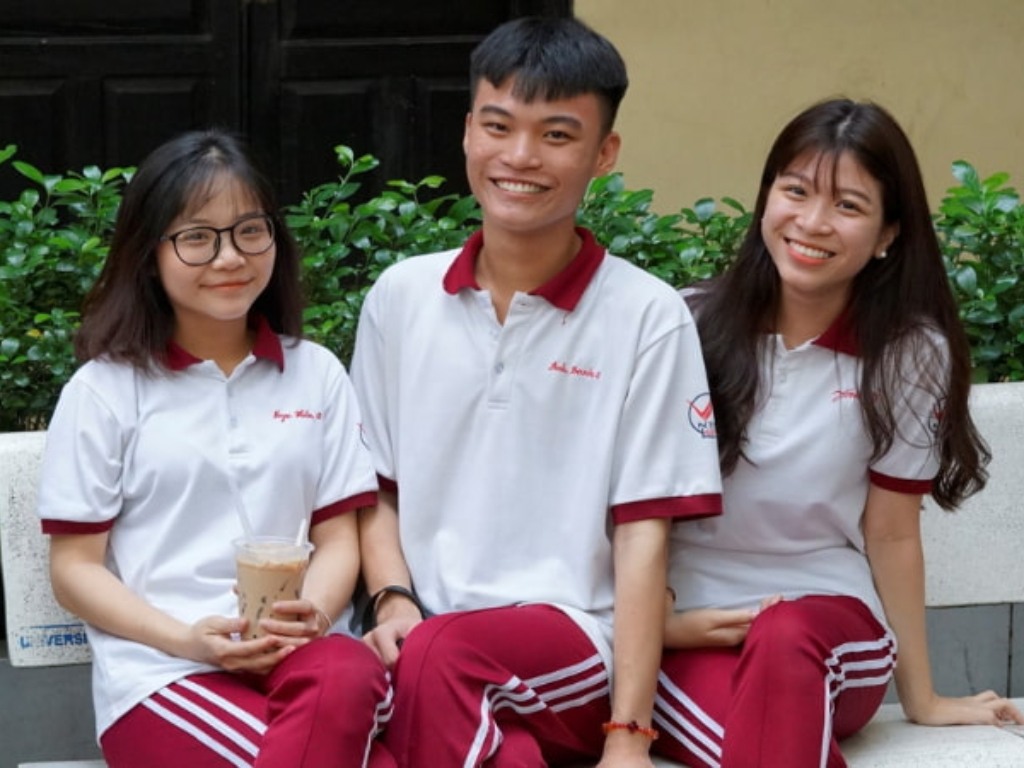 Đồng phục thể dục trường Ngô Thời Nhiệm được thiết kế ưu tiên sự thoải mái