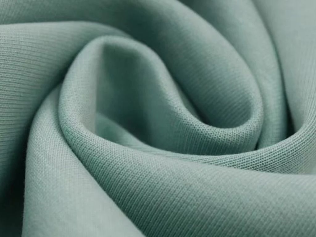 Vải may váy đồng phục học sinh nên ưu tiên vải cotton thoán mát