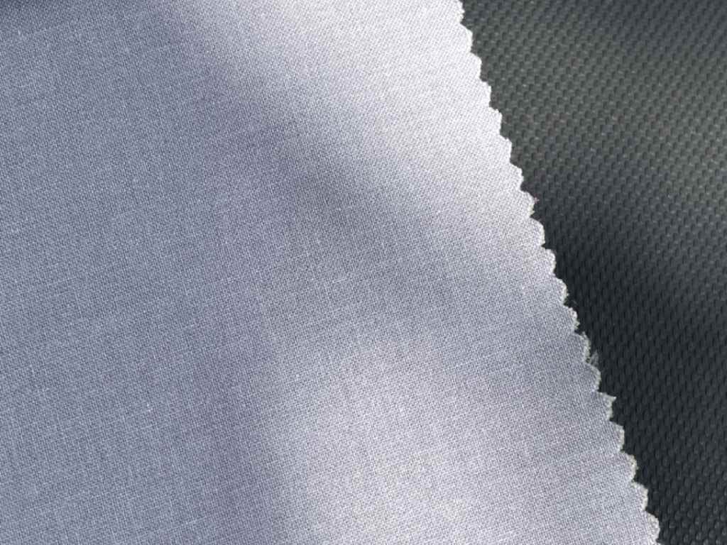 Vải Kate Ford có khả năng đứng form rất tốt