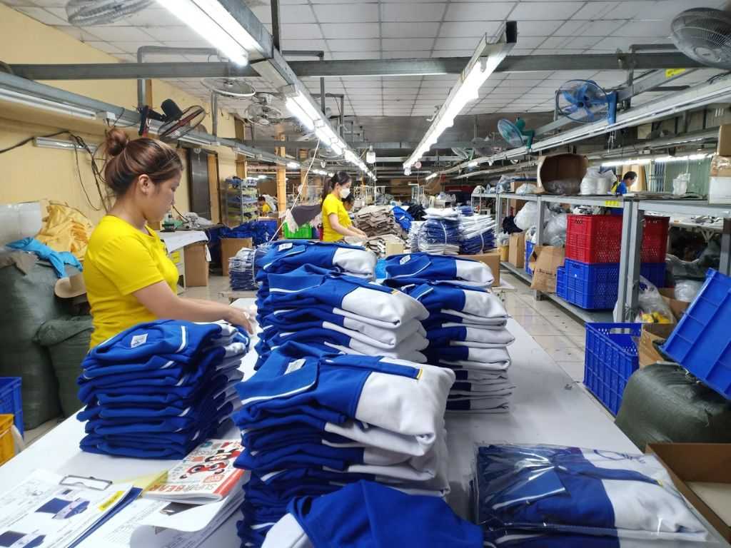 Bạn cần nêu rõ số lượng trong hợp đồng may đồng phục học sinh