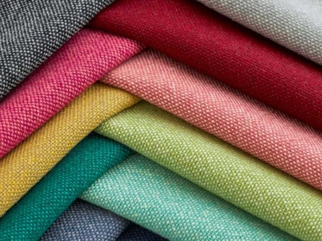 Bạn nên ưu tiên chọn vải may đồng phục học sinh cotton 100% để đảm bảo thoán mát