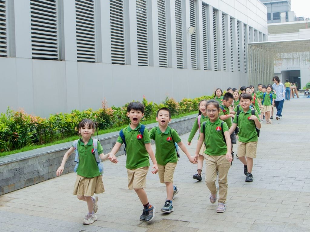 Bộ trường marie curie đồng phục có chất liệu thoải mái, chuẩn form