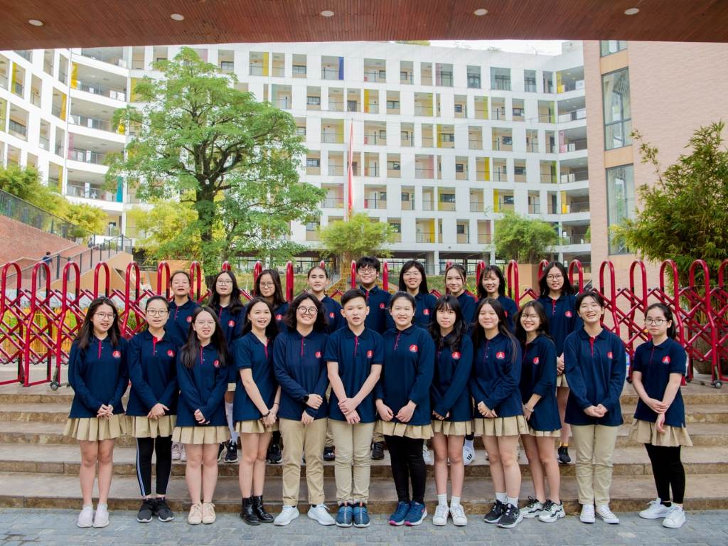 Đồng phục trường Marie Curie kết hợp màu sắc hài hòa, thanh lịch