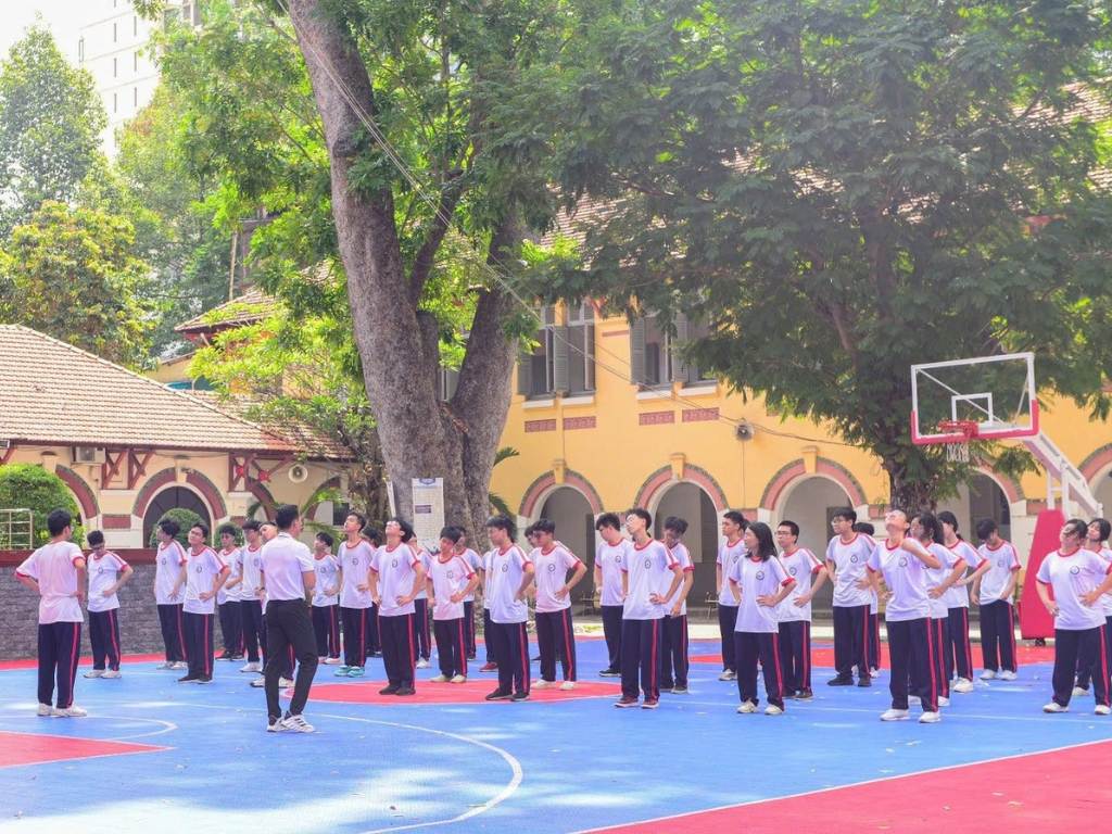 Bạn chỉ nên mặc đồng phục thể dục trường Marie Curie TPHCM vào giờ học thể dục
