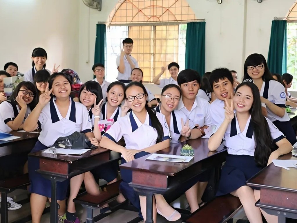 Bộ đồng phục của trường Marie Curi TPHCM có màu sắc được kết hợp hài hòa
