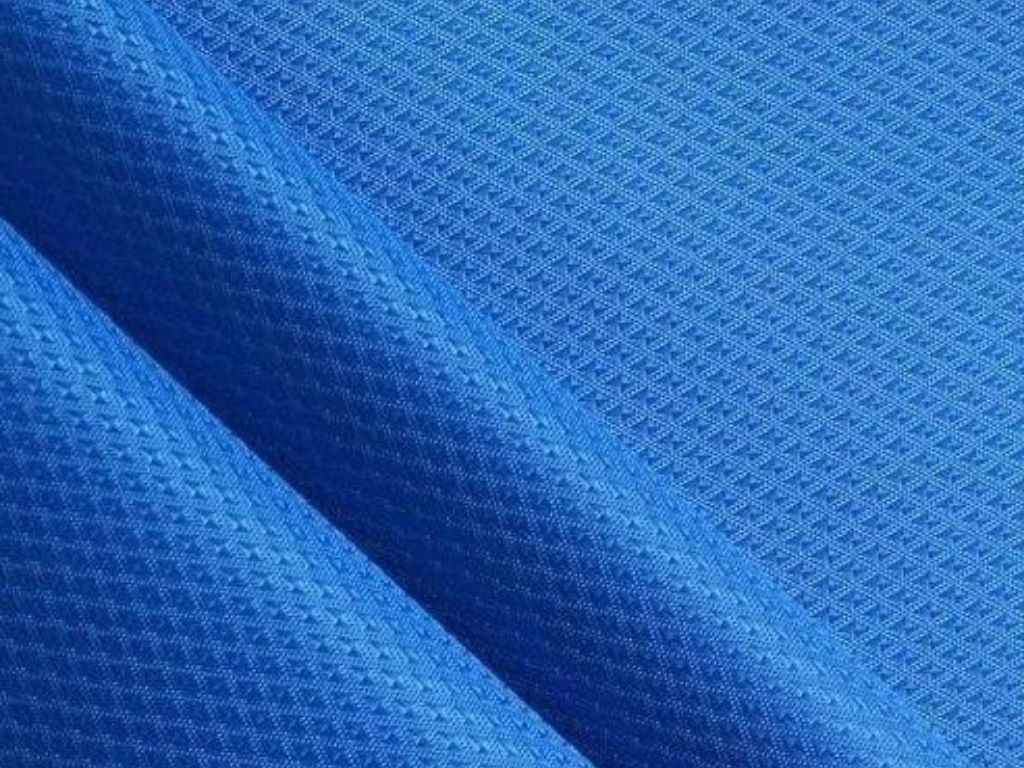 Vải PE (Polyester) thường dùng cho đồng phục thể dục
