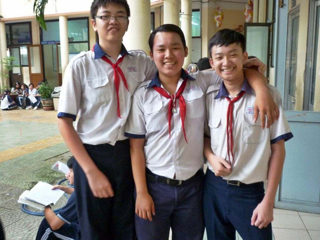 Quần học sinh phải đảm bảo thoải mái cho trẻ