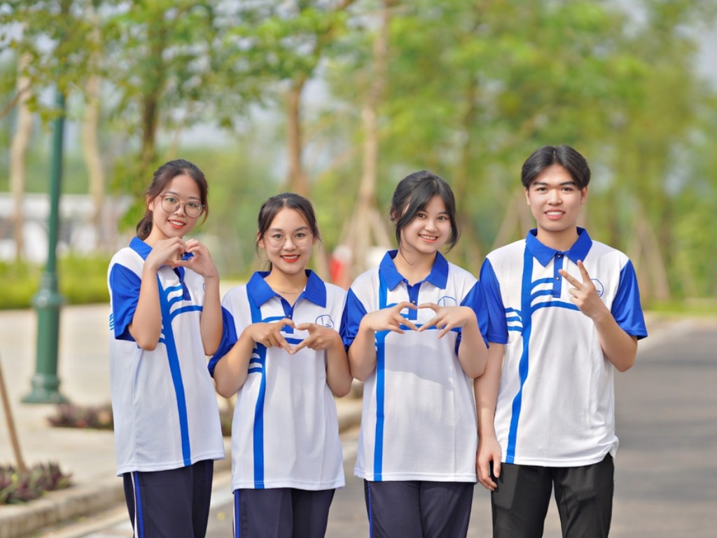Đồng phục ĐHQGHN giúp xây dựng hình ảnh chuyên nghiệp cho hệ thống ĐHQGHN