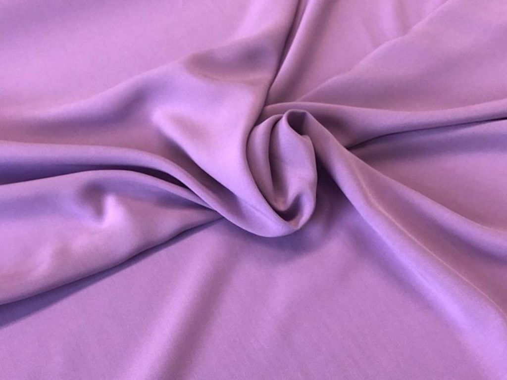 Bạn nên ưu tiên vải thun lạnh khi mua đồng phục thể dục học sinh