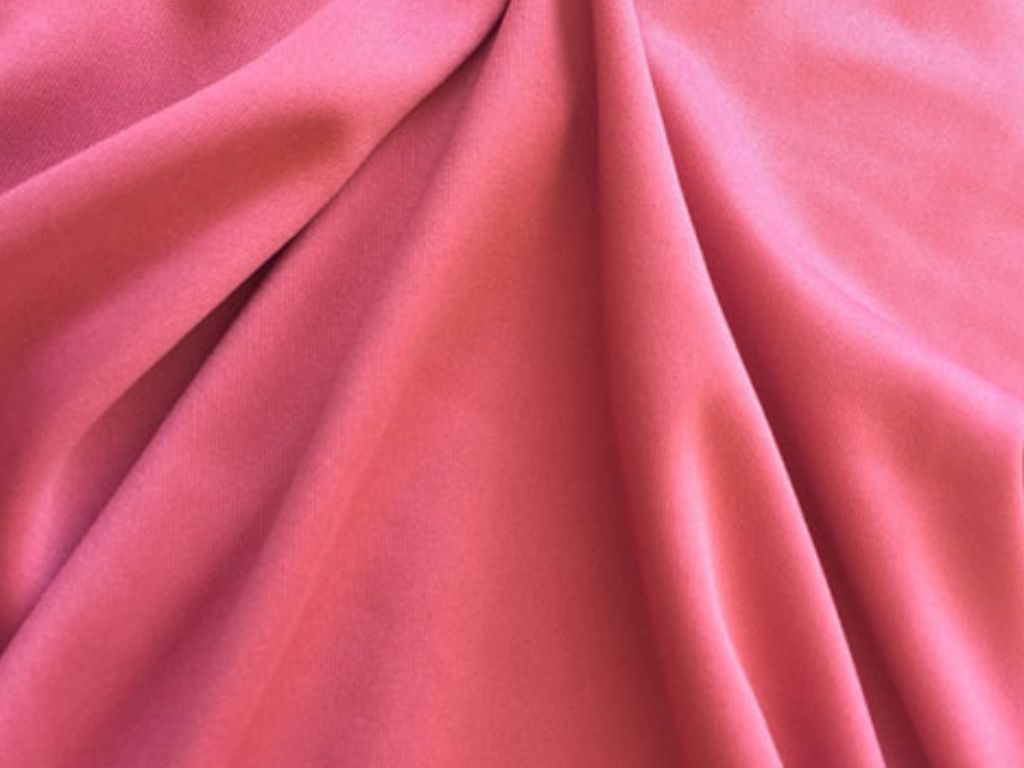Vải Kate Silk có độ bền cao và thoải mái với da