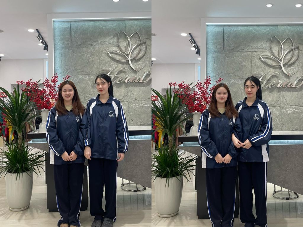 Chiếc áo khoác đại học quốc gia có thêm các chi tiết logo, bo tay và túi áo