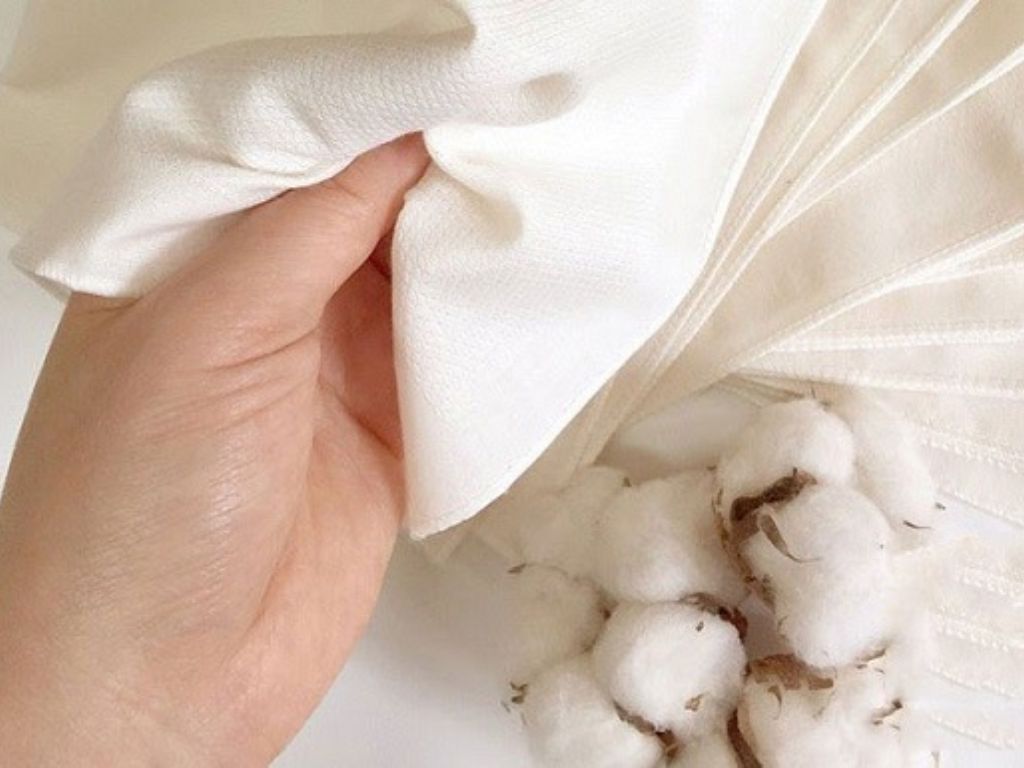 Chọn loại vải dày dặn khi bạn may áo trắng học sinh nữ