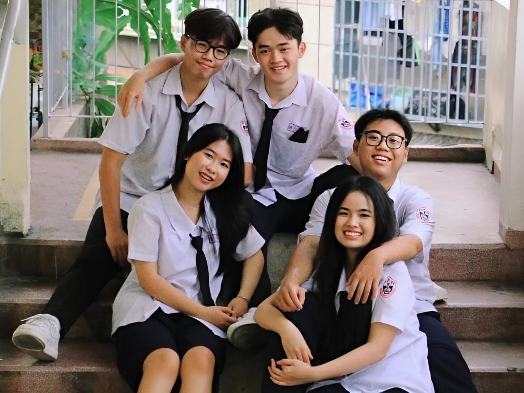 Đồng phục thể dục trường thpt phú nhuận tphcm mang phong cách thanh lịch