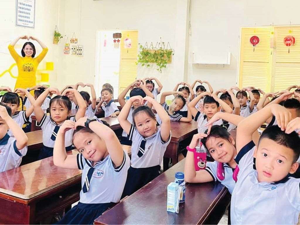 Bạn cần chọn kích thước áo vừa vặn với trẻ