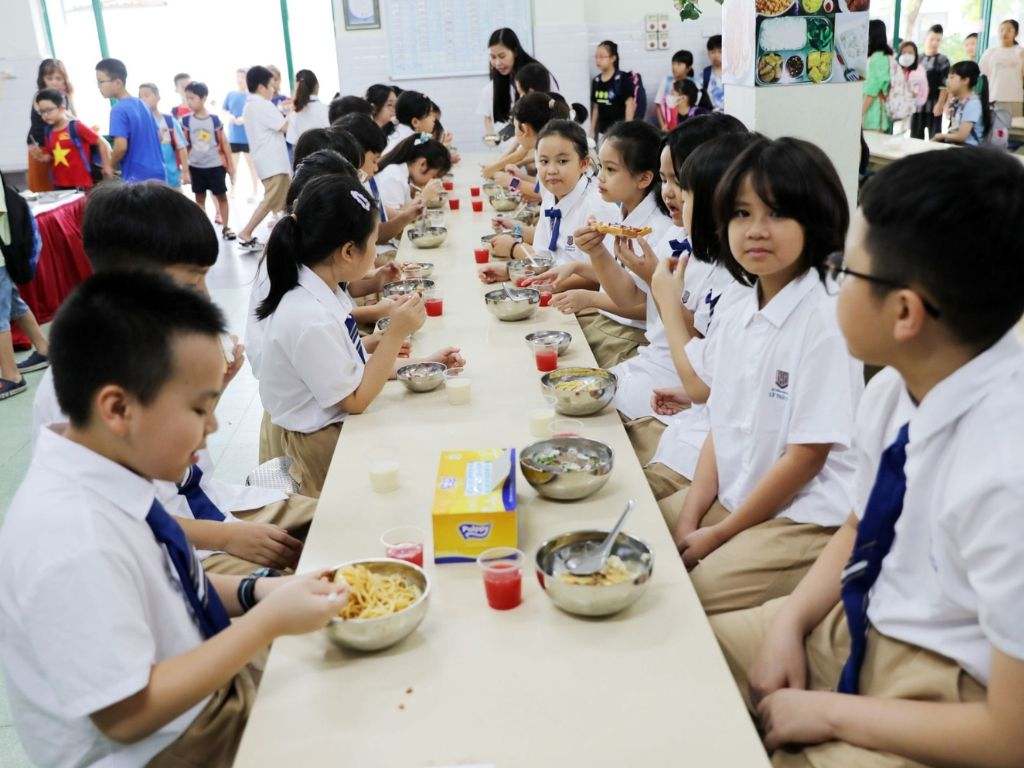 Đồng phục học sinh cần có thiết kế đơn giản