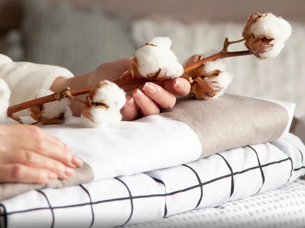 Bạn hãy sử dụng vải Cotton 100% để phù hợp với da nhạy cảm