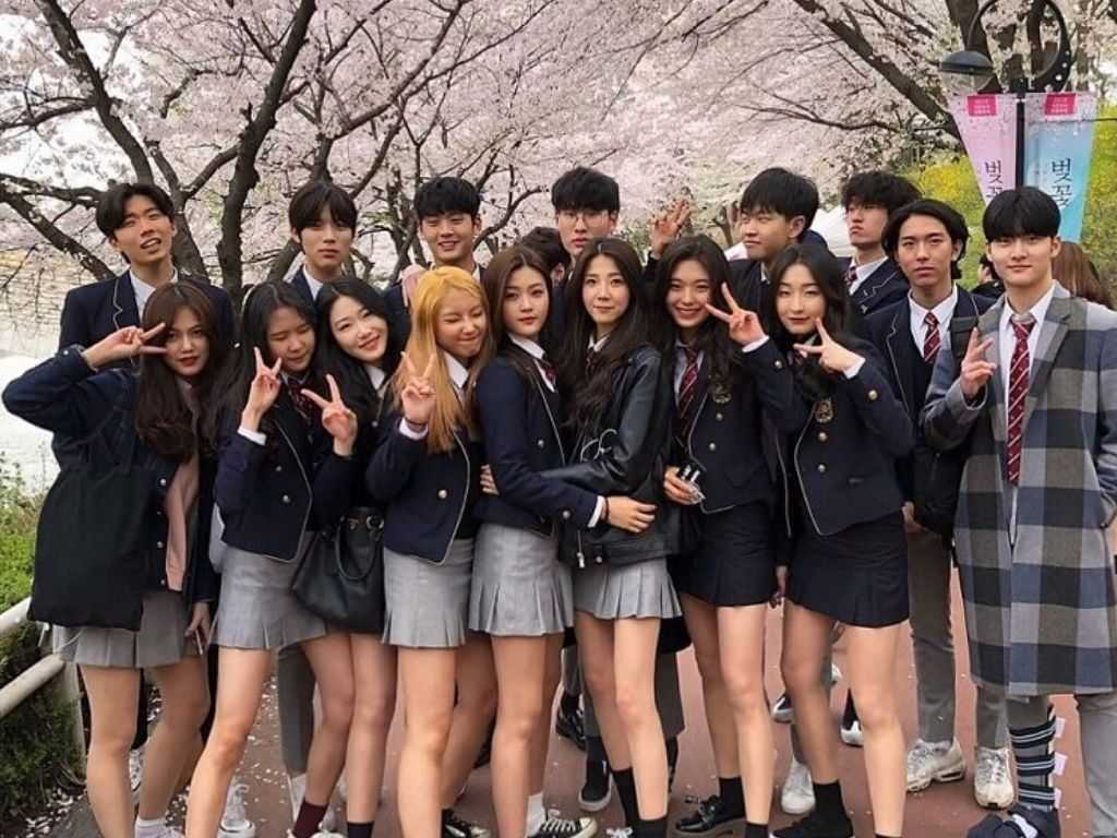 Đồng phục Hàn Quốc ấn tượng gây sức hút với giới trẻ