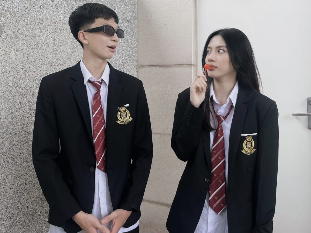Đồng phục Hàn đẹp nhờ nét lịch sự và chỉnh chu