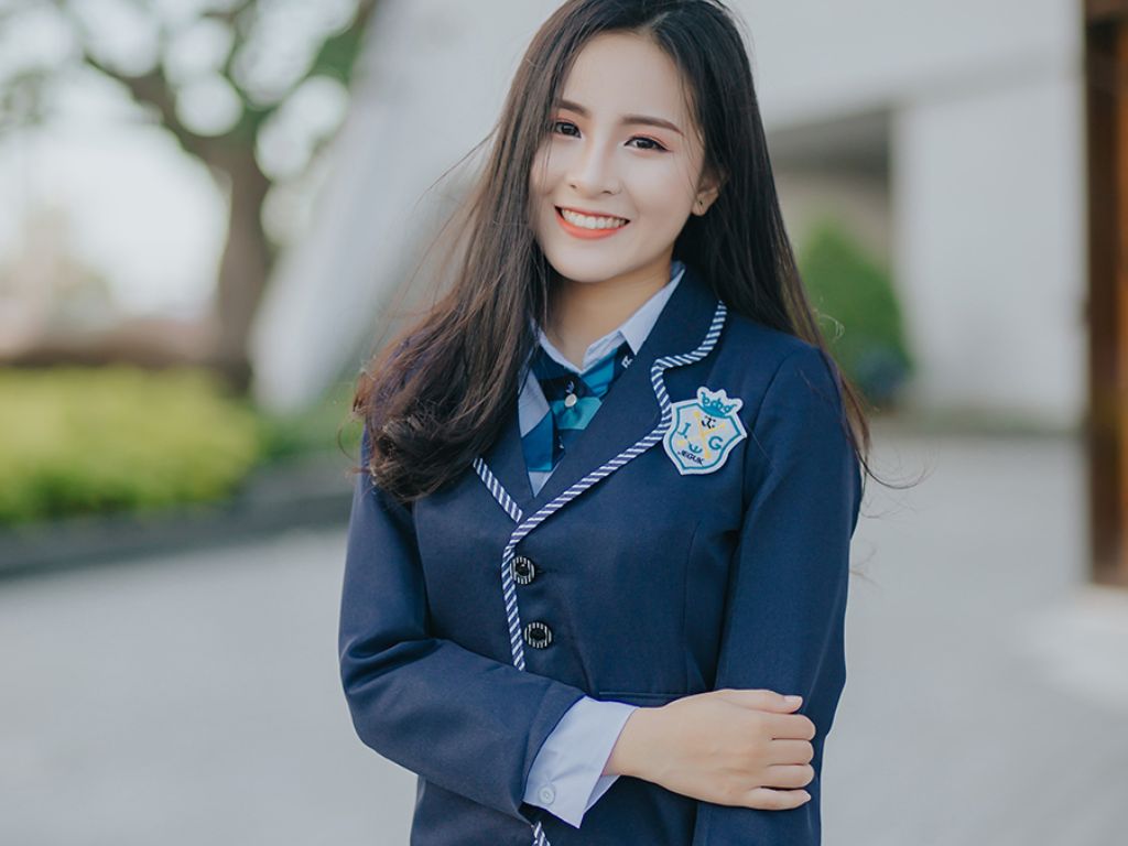 Bạn hãy sử dụng đồng phục chuẩn để thể hiện được nét đẹp của học sinh