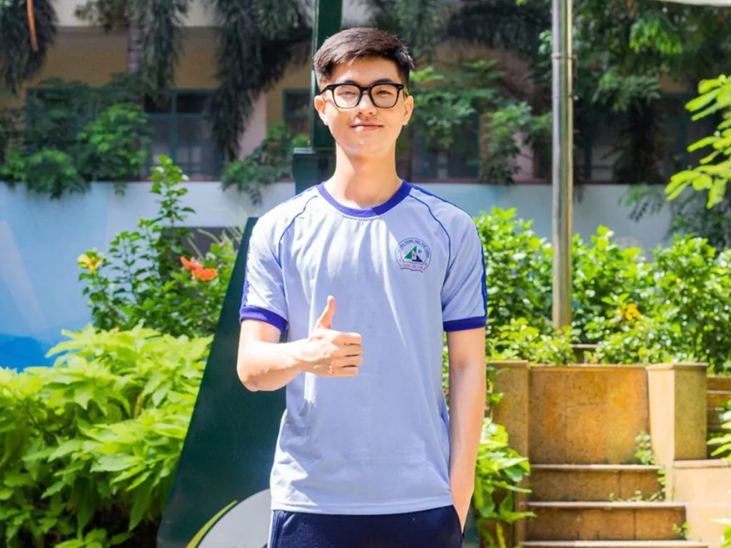 Học sinh sử dụng đồng phục trường phục vụ cho môn thể dục riêng