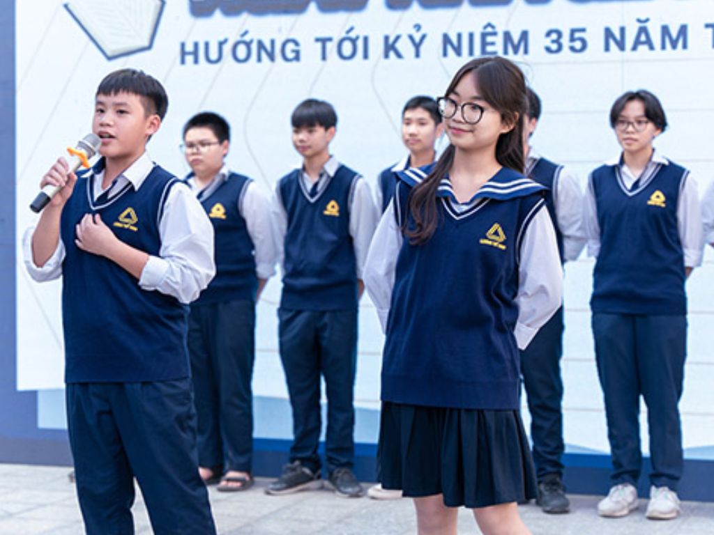 Để giữ ấm cho học sinh, trường THCS Lương Thế Vinh có trang phục mùa đông