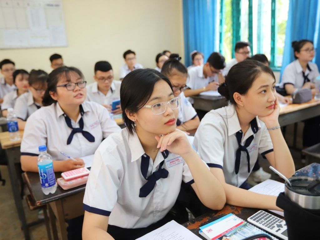Để trả lời câu hỏi đồng phục trường THCS nào đẹp nhất, cần xem xét nhiều yếu tố